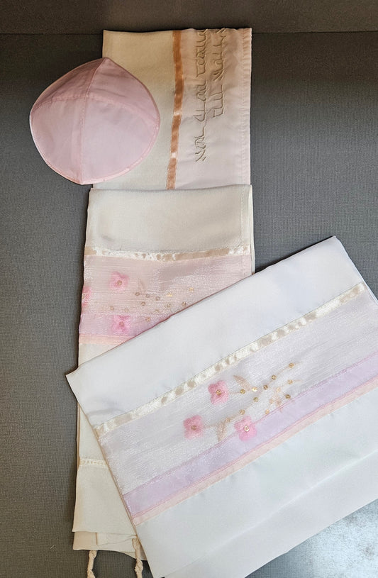 Tallit Set with Pink Flowers