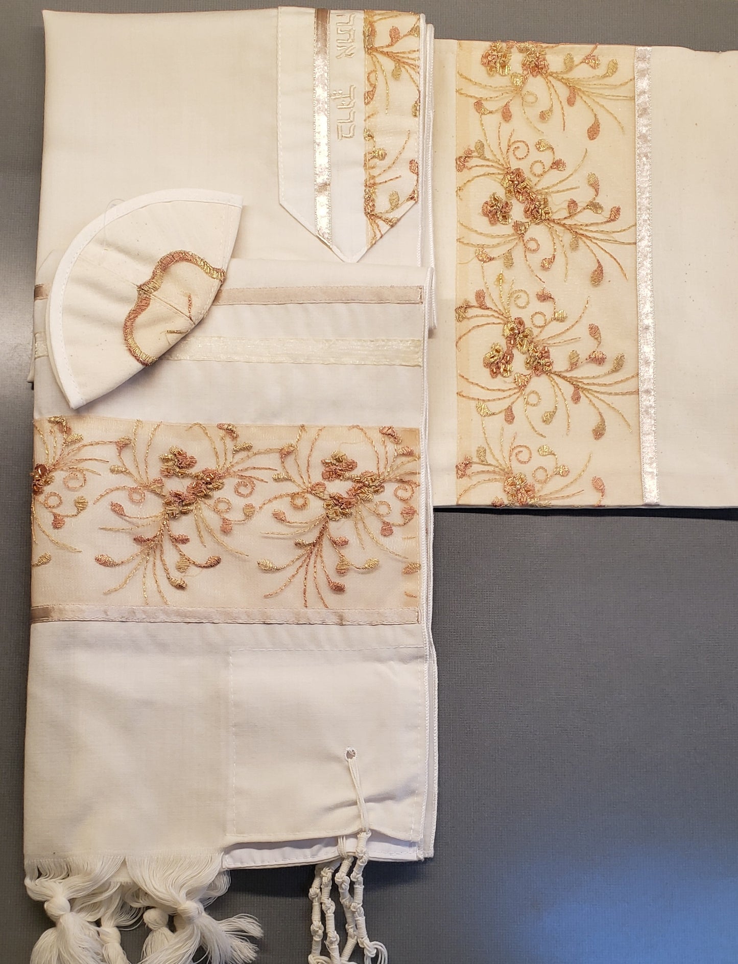 Tallit Set – Rose Gold Floral Pattern